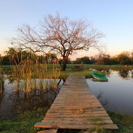 Karee & Wild Olive Guest Lodge Hekpoort Esterno foto