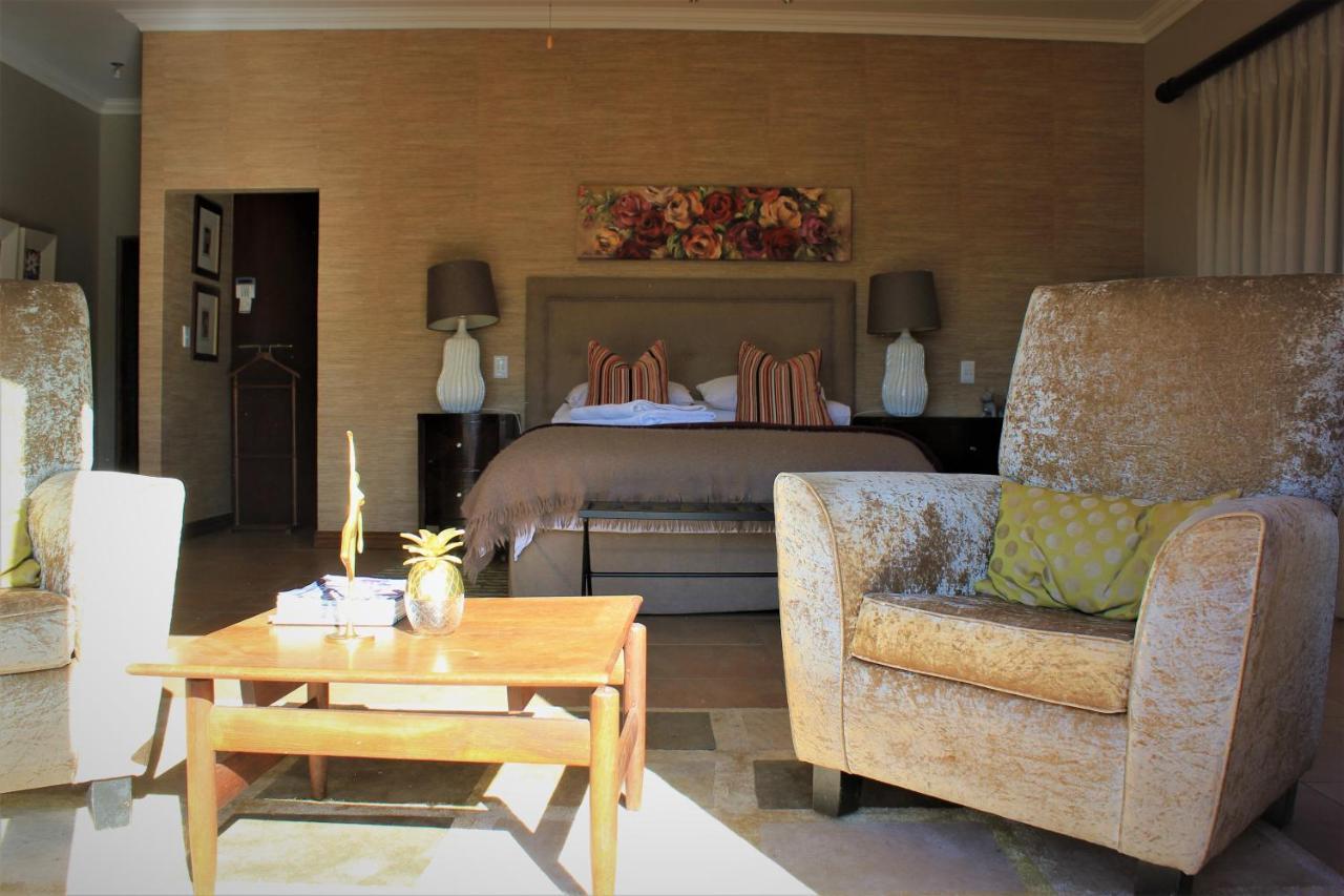 Karee & Wild Olive Guest Lodge Hekpoort Esterno foto
