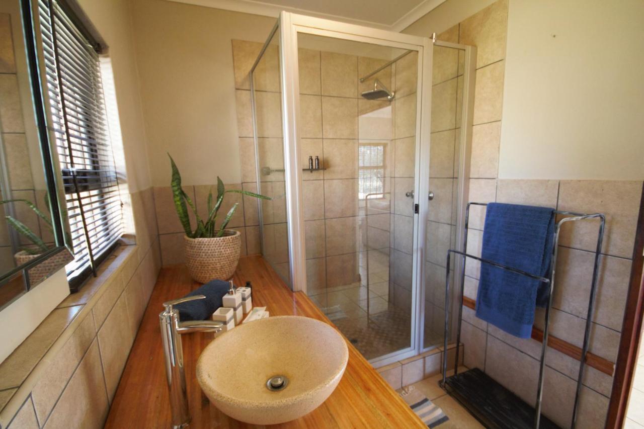 Karee & Wild Olive Guest Lodge Hekpoort Esterno foto